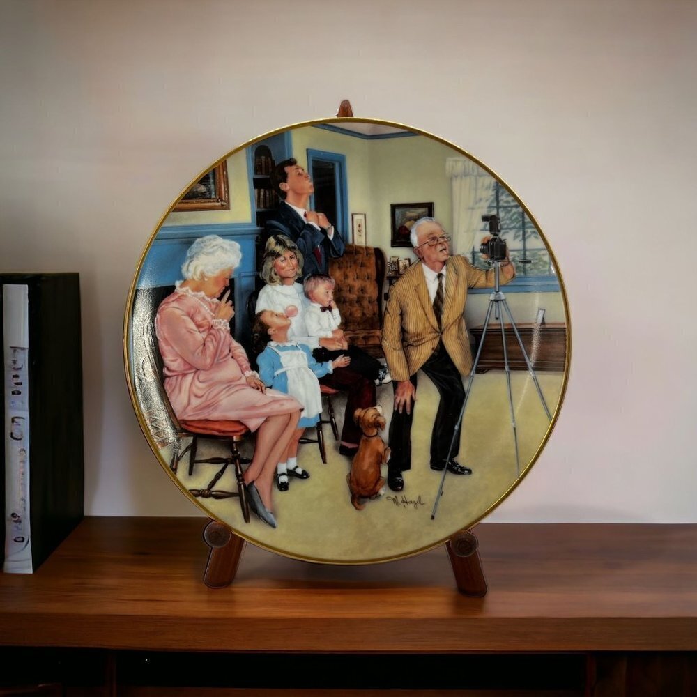 Family Portrait" by Michael Hagel Collector Plates 8.5" - Picture 1 of 3